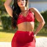 Conjunto sensual sem bojo com saia transparente