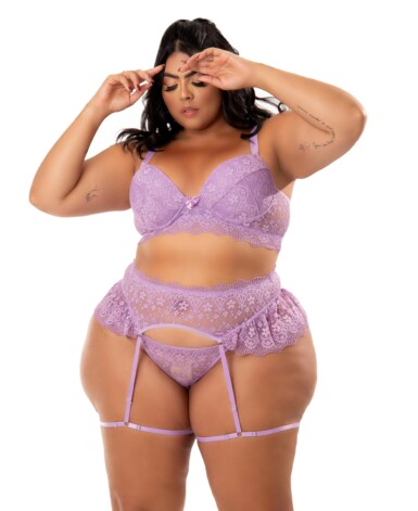 Conjunto sexy com cinta liga Plus Size