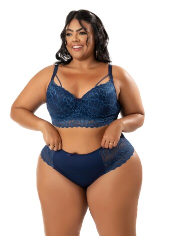 Lingerie plus size em renda