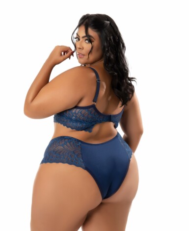 Lingerie plus size em renda