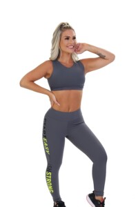 Conjunto Fitness com calça legging estampada