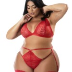 Conjunto sexy plus em renda rubi