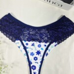 Calcinha Estampada com Renda Vazada nas Laterais