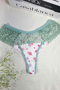 Calcinha Estampada com Renda Vazada nas Laterais
