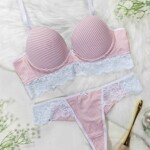 Conjunto de Bojo Estampado com Renda Vazada