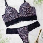 Conjunto de Bojo Estampado com Renda Vazada
