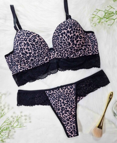 Conjunto de Bojo Estampado com Renda Vazada