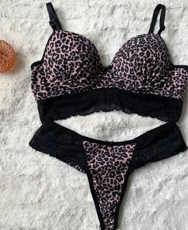 Conjunto de Bojo Estampado com Renda Vazada
