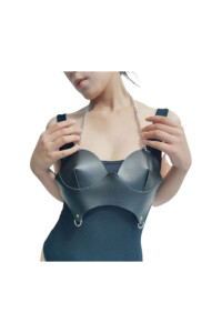 Harness - Top em Couro e Correntes